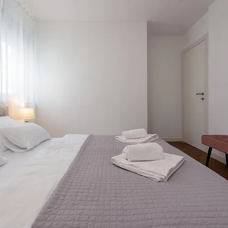 Apartment Luxury Near The Beach 