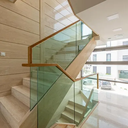 Luxury Near The Beach 
