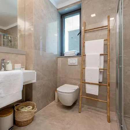 Apartment Luxury Near The Beach 