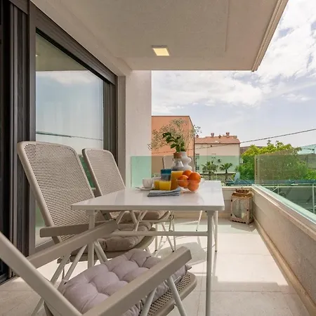 Apartment Luxury Near The Beach 