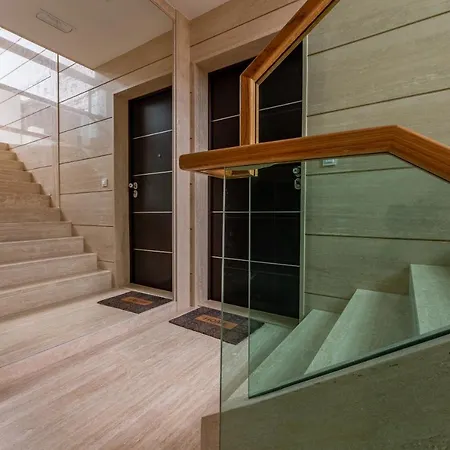 Luxury Near The Beach 